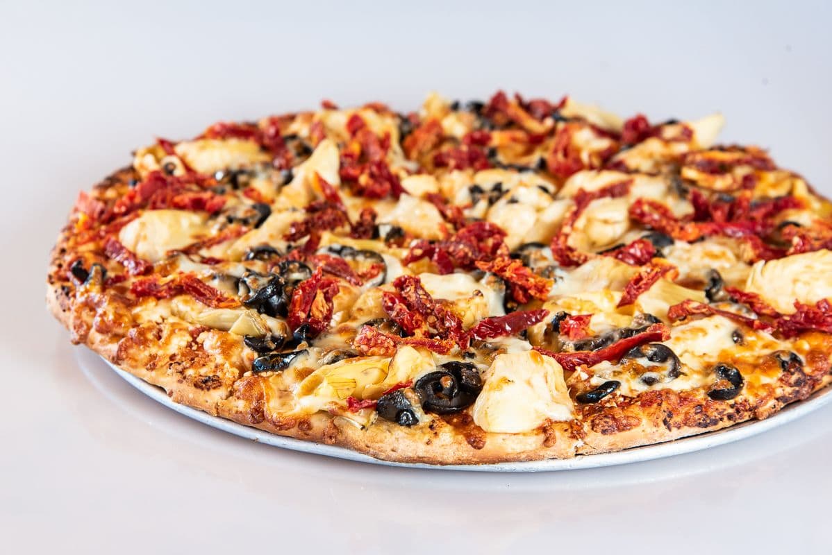 15" The Mediterranean Pizza