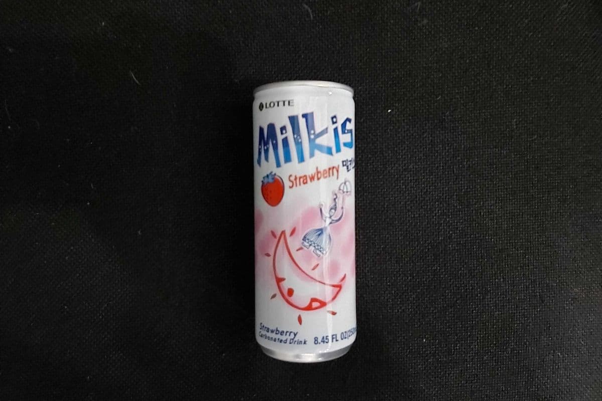 Milkis Strawberry Carbonated Drink 250ml en Cannette