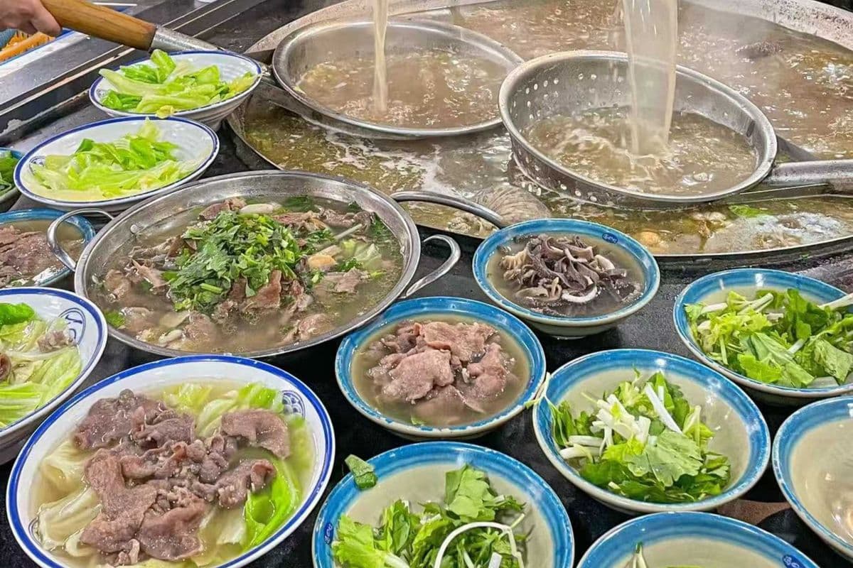 Szechuan Beef Hot Pot 乐山跷脚牛肉火锅