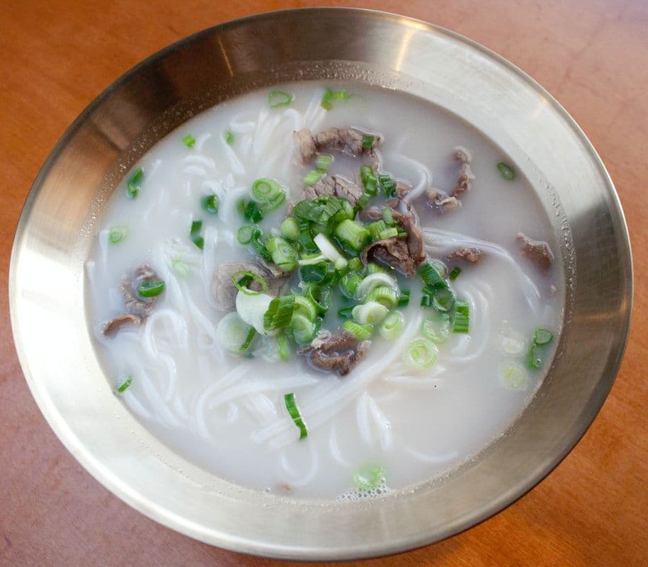 Gom Gug Si (Korean-Style Beef Noodle Soup)