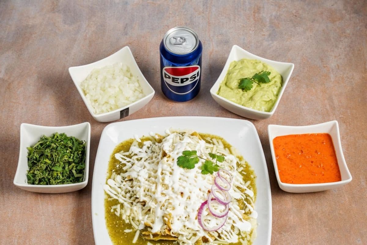 Chilaquiles vert / Green Chilaquiles