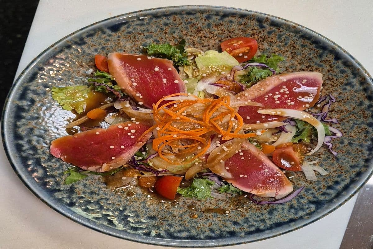 Tuna Tataki Salad