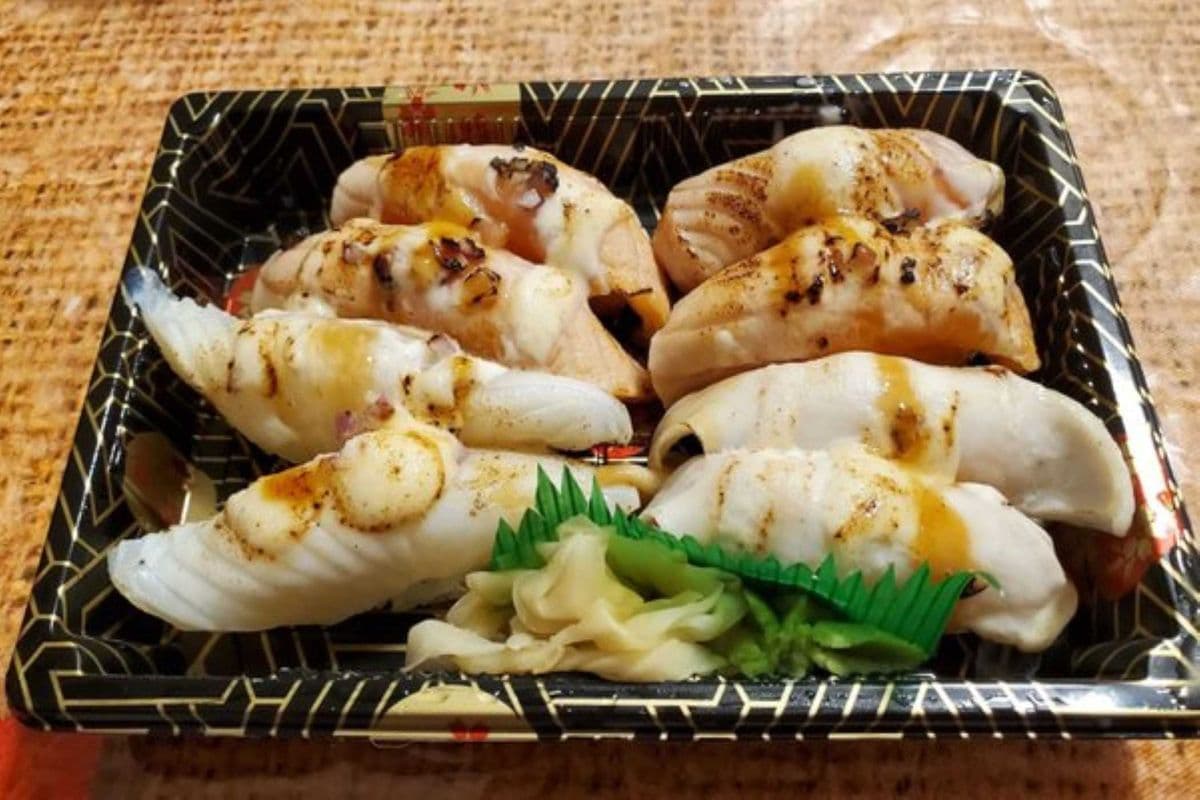 402. Torched Butterfish Sushi (2pcs)