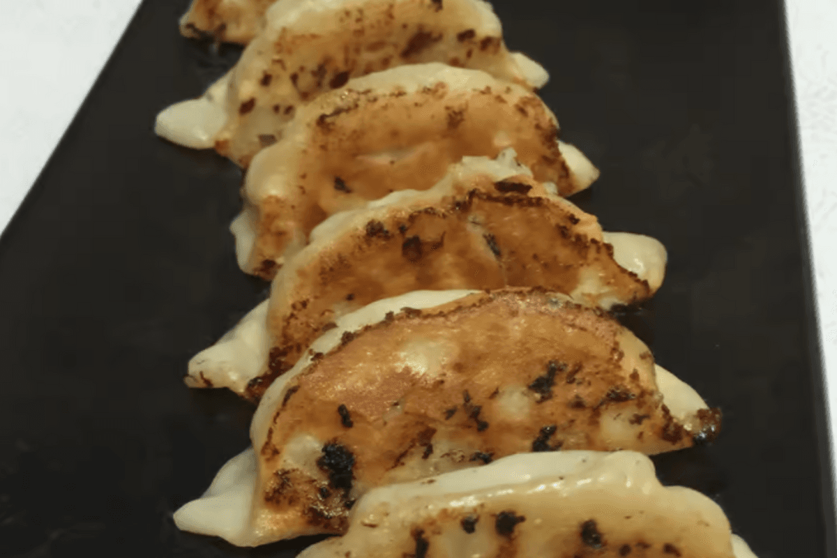 A12. Gyozas (6 pcs)