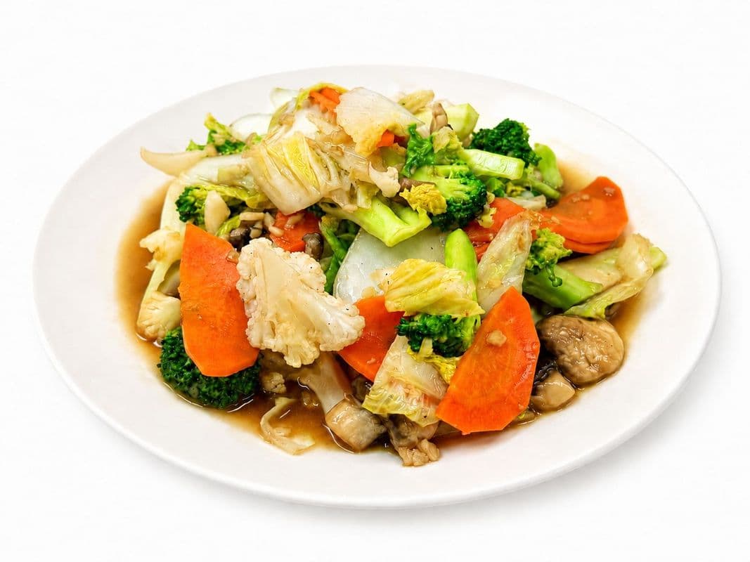 72 Pad Pak Nam Mun Hoy (Vegetable & Oyster Sauce Stir-fry)