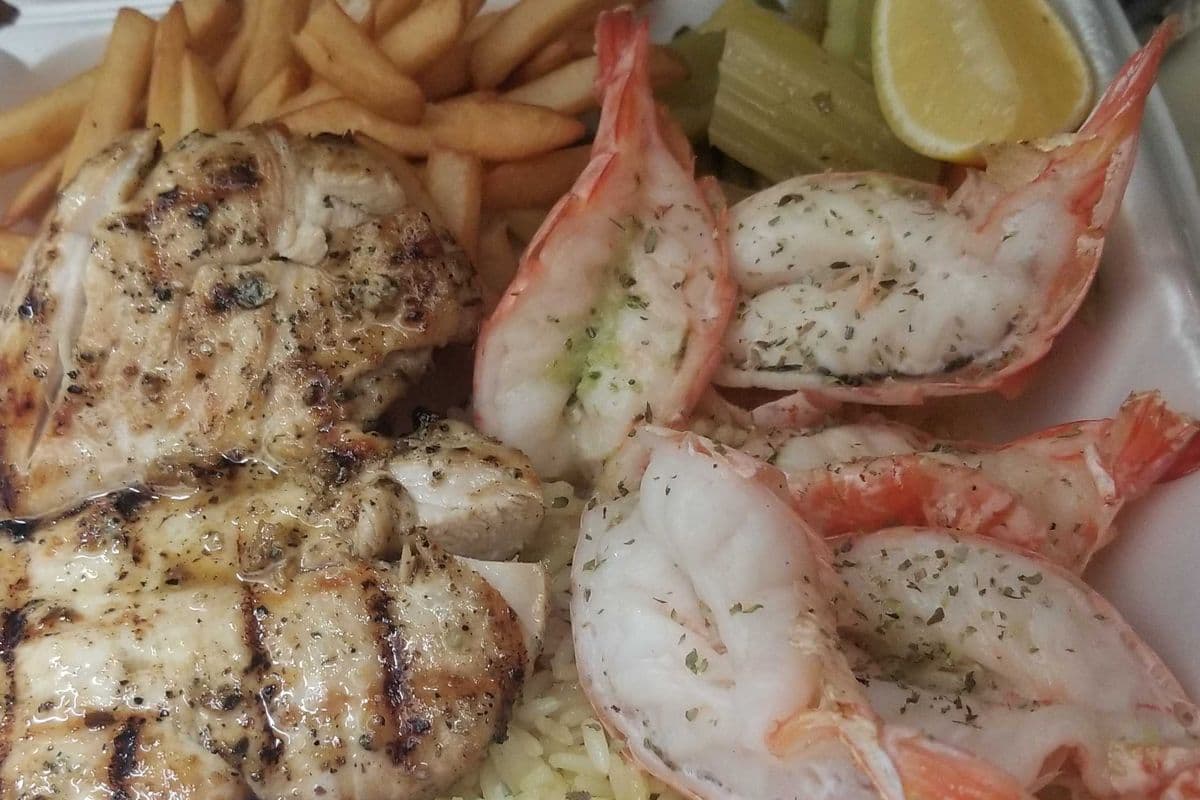 Filet de poulet grillé avec 5 crevettes papillon