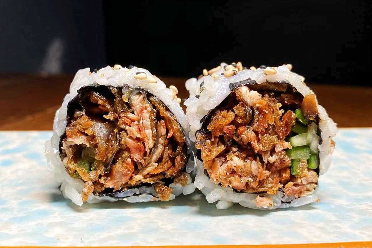 Salmon Skin Roll (6 pcs)