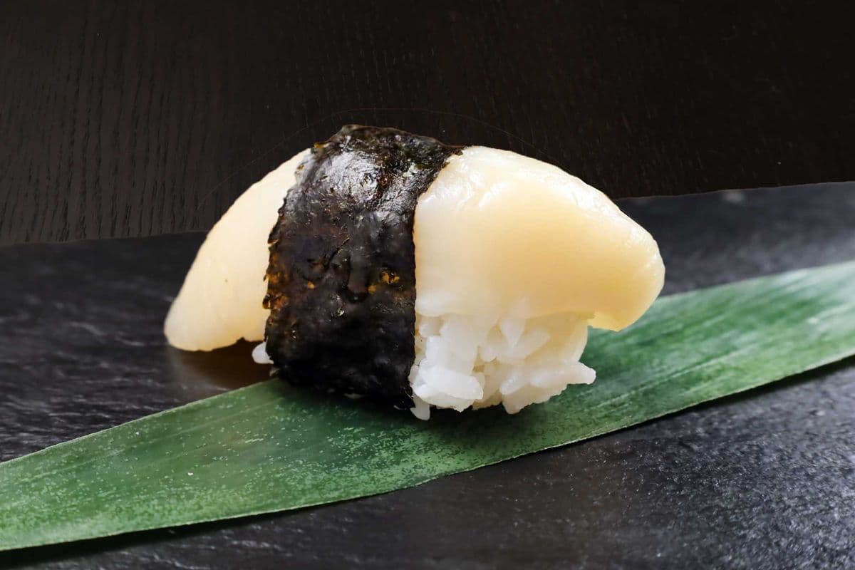 Hotate Raw Fish Nigiri Sushi