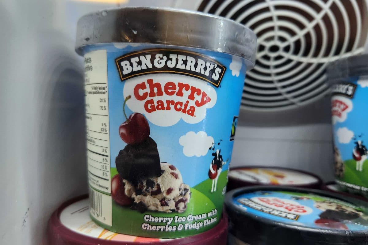 Ben & Jerry's Cherry García Ice Cream (473 ml)