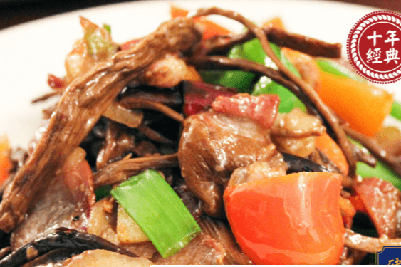 Homemade Salted Pork with Tea Tree Mushroom茶树菇炒腊肉