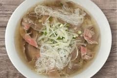 327. Rare Beef, Well-Done Lightly Fat Beef, and Stewed Tripe Rice Noodle Soup