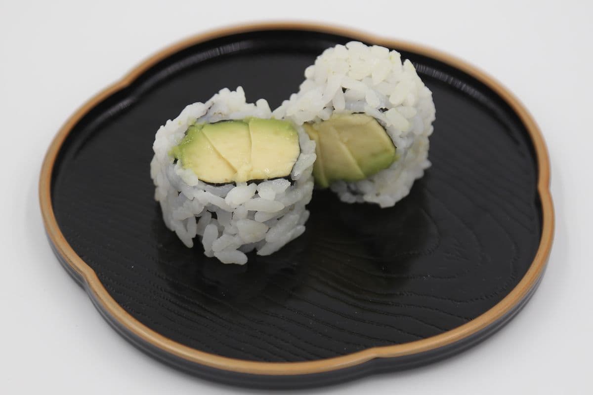 Avocado Roll (8pcs)