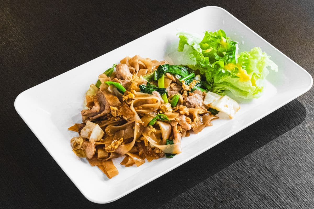 L3. Pad See Ew with Salad