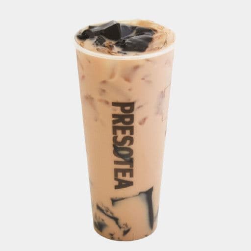 Grass Jelly Milk Tea / Thé au lait avec gelée d'herbe