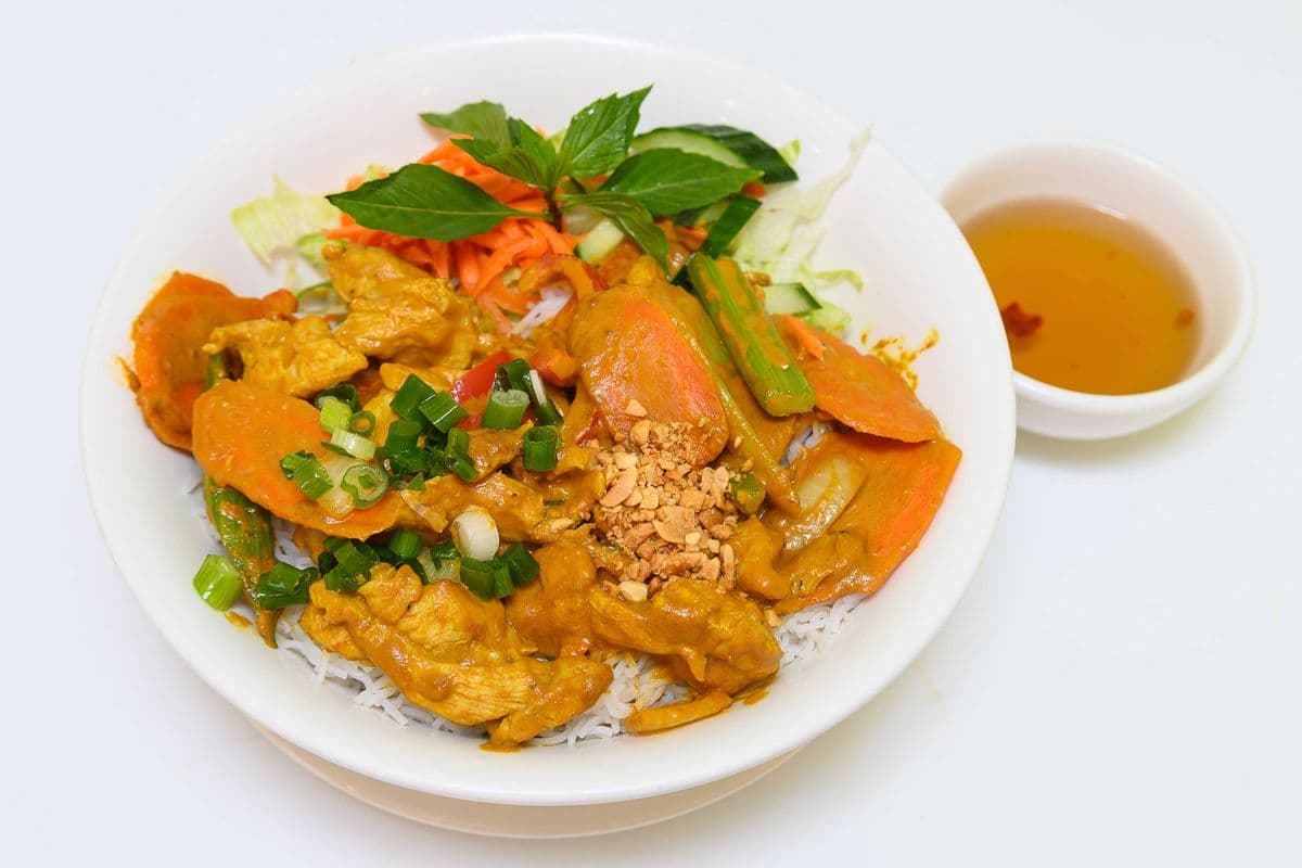 65. Stir Fried Curry Chicken and Vegetables with Vermicelli