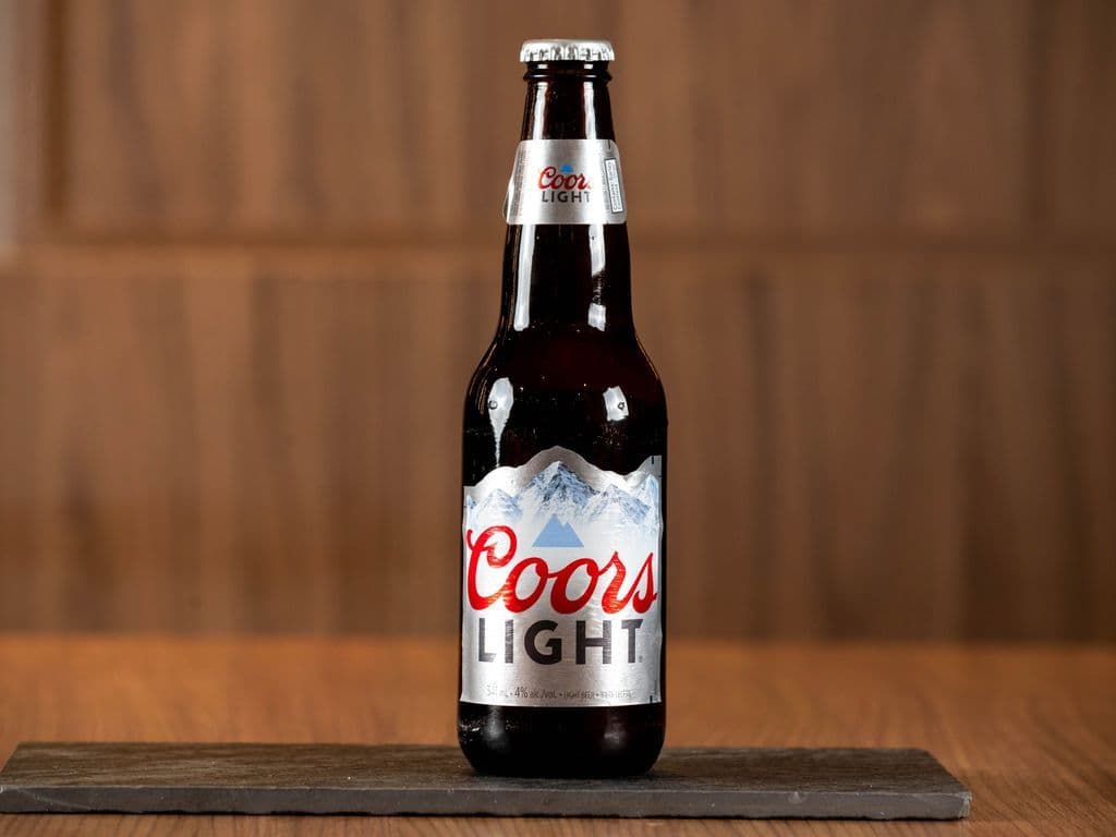 Coors Light Lager, 355ml bottle beer (4% ABV)