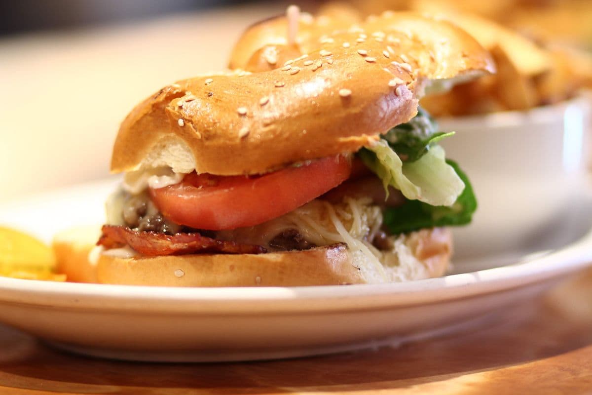 Burger garni / Garnished Burger