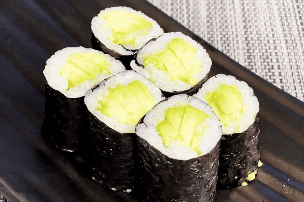 Avocado Maki (6pcs)