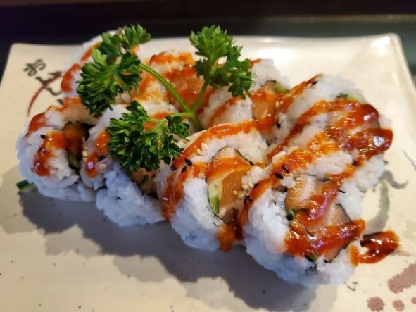 Spicy Salmon Roll (8pcs)