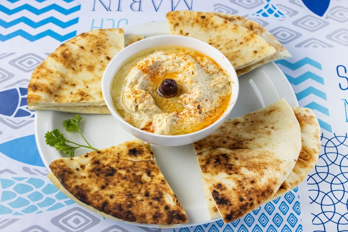 Hummus With Greek Pita
