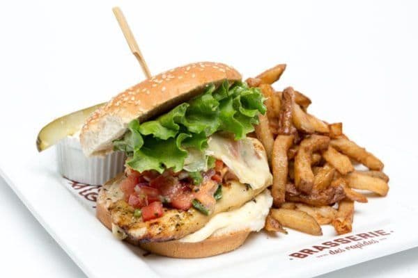 Hamburger au poulet grillé / Grilled Chicken Burger