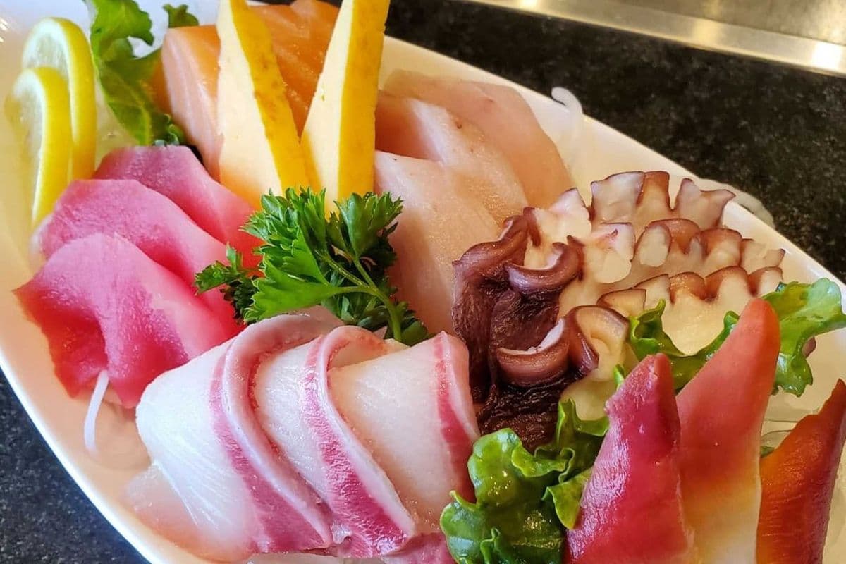 Assorted Sashimi (15 pcs)