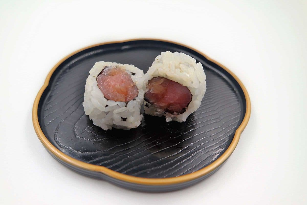 Tuna Roll (8pcs)