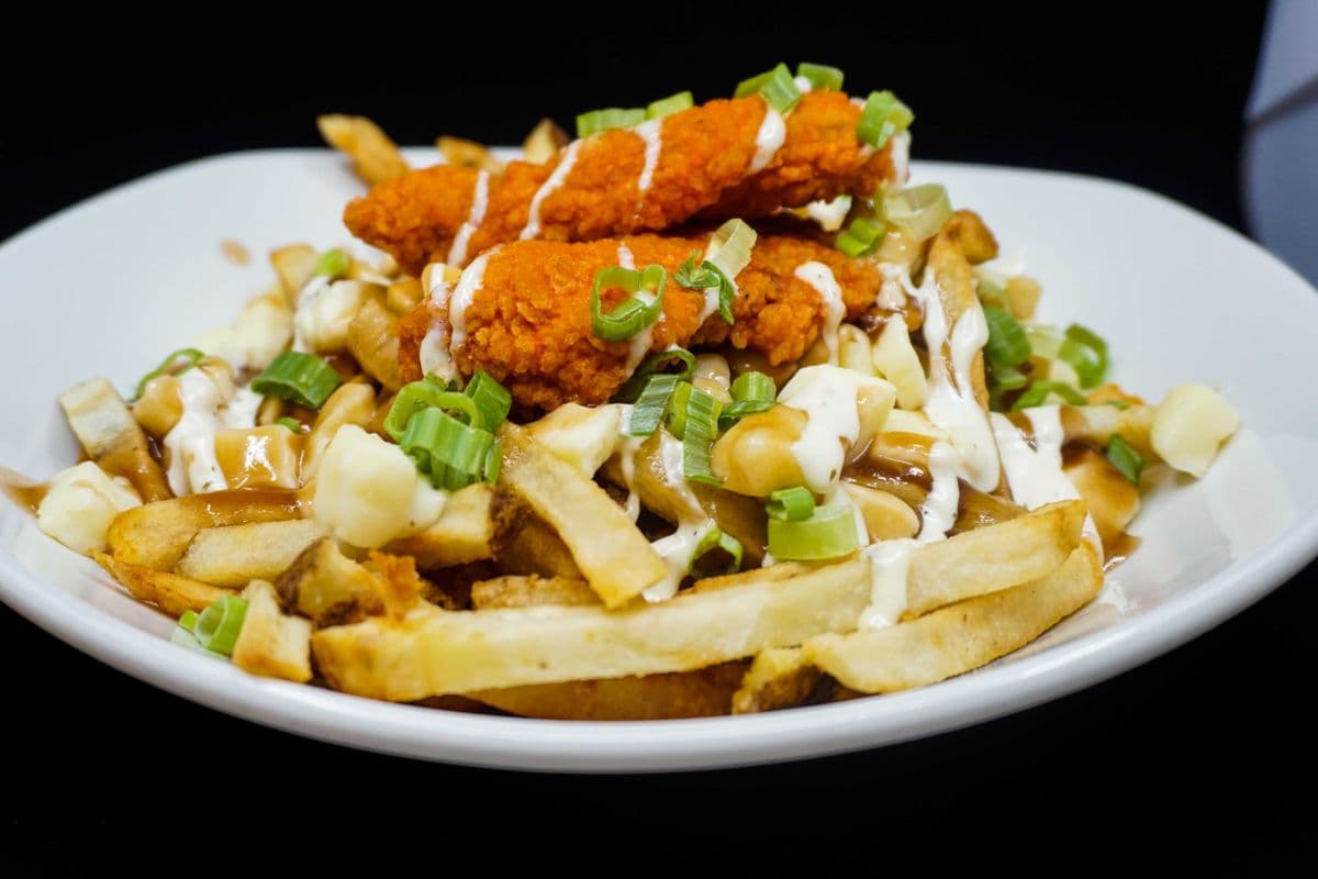 Buffalo Crispy Chicken Poutine