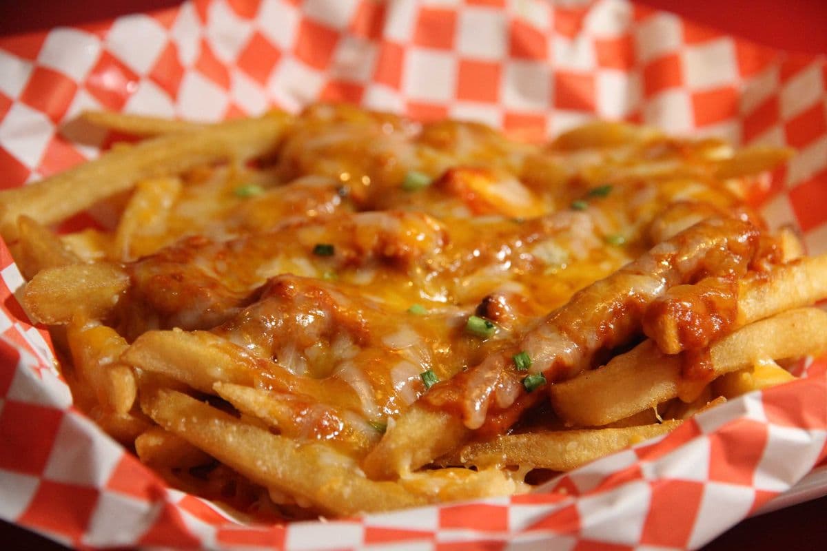 Butter Chicken Poutine (Gluten-Friendly)