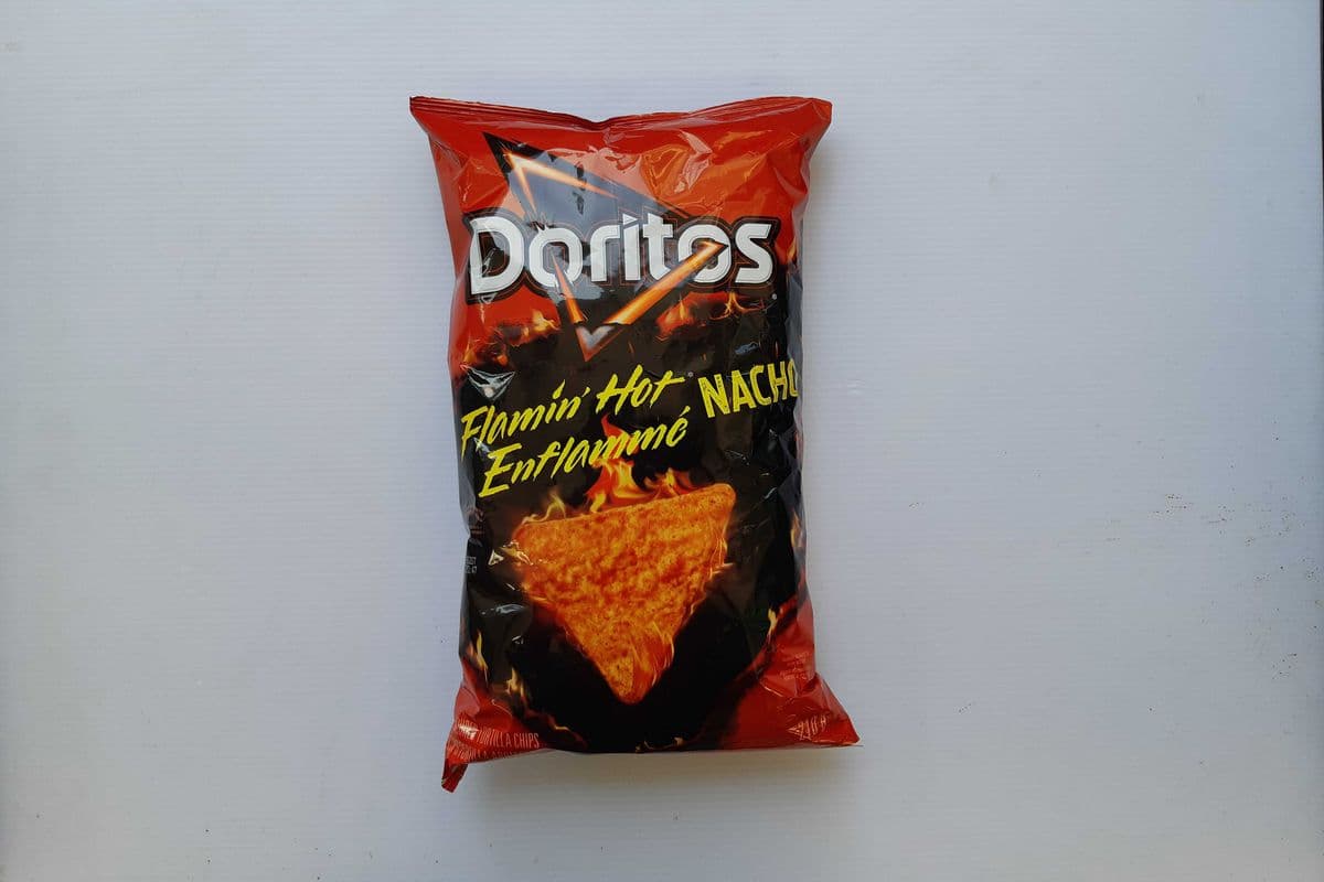Doritos Flamin' Hot Nacho Tortilla Chips (210 g)