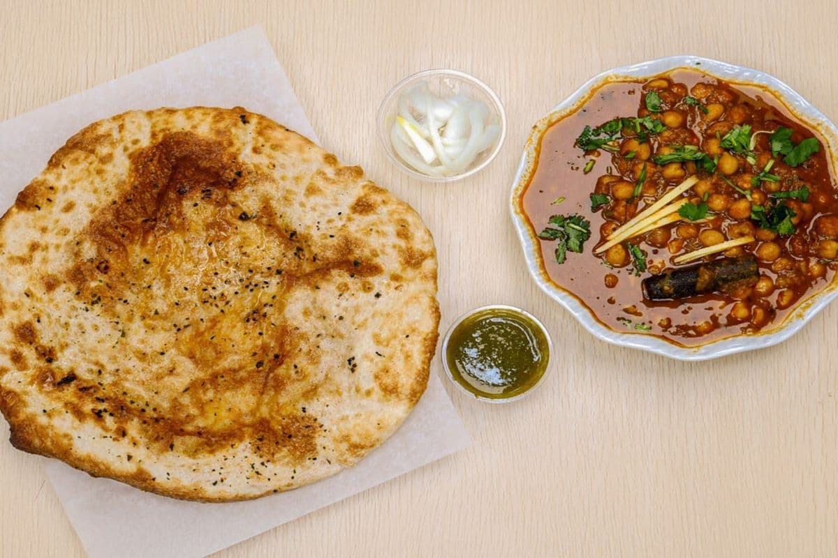 Amritsari Naan and Chole