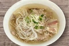 333. Well-Done Lightly Fat Beef, Beef Tendon, and Stewed Tripe Rice Noodle Soup
