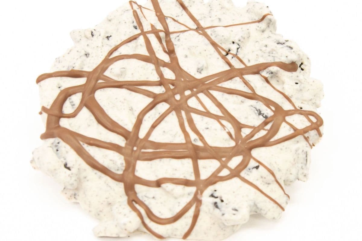 Cookies and Cream Chocolate Clusters