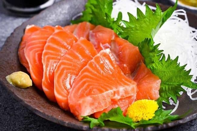 83. Salmon Sashimi (4 pcs)