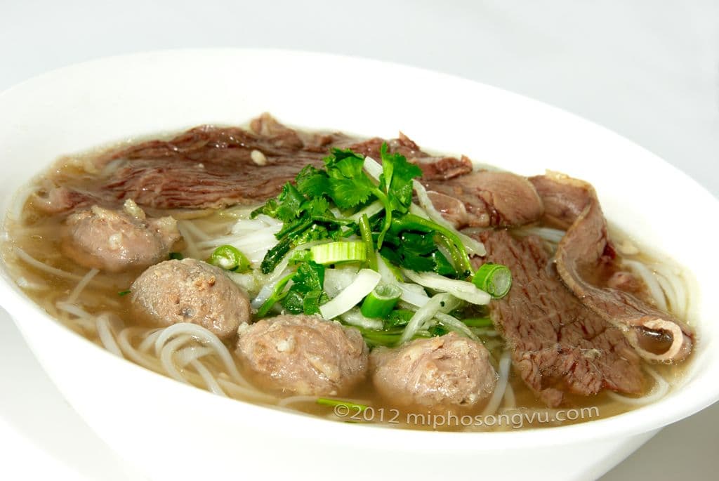 P14. Brisket, Beef Ball Pho-牛肉麵湯同肉丸-Phở Nạm Bò Viên