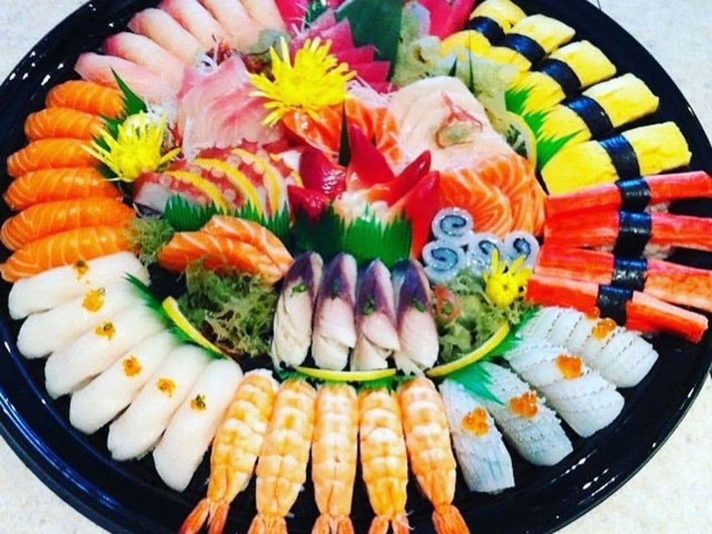 Sushi Sashimi Roll Party Tray ( 52 pieces )