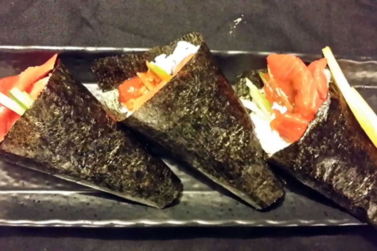 Salmon Or Tuna Cone (1 pcs)