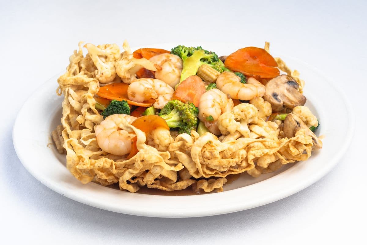 75. Shrimps on Stir-Fried Egg Noodle and Mixed Vegetables