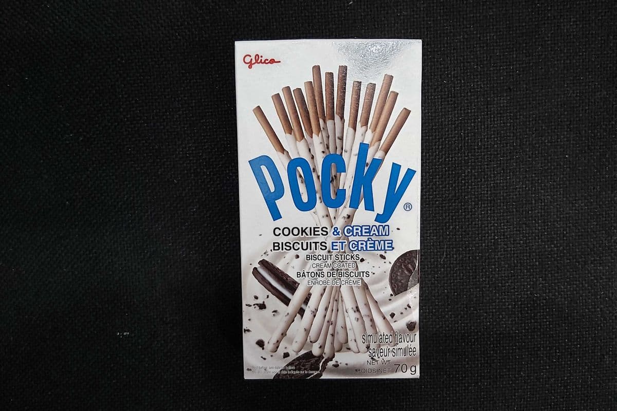 Pocky Biscuit et Crème / Cookies & Cream 70g