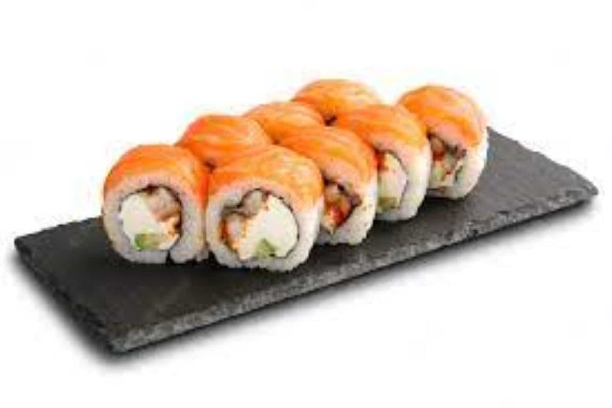 314. Salmon Avocado & Cheese Roll