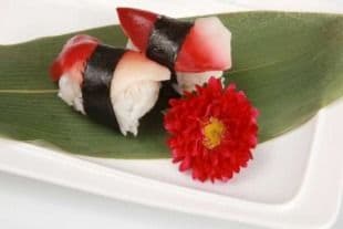 102. Surf Clam Sushi (2 pcs)
