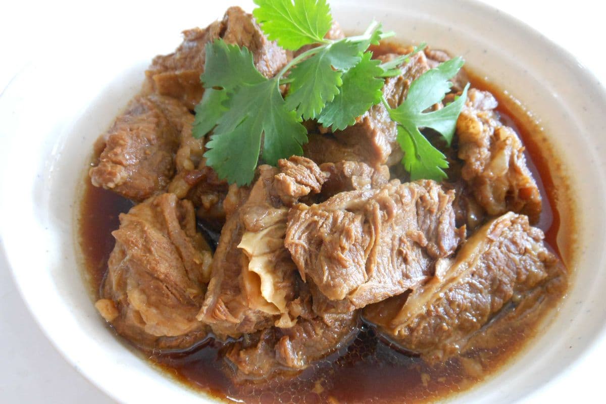 063 Stewed Beef Brisket with Lettuce 柱侯牛腩