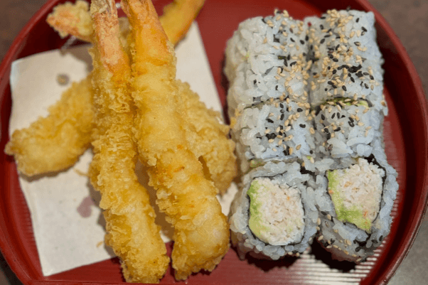 Set B: California Roll (8PCS) + 4PCS Prawn Tempura + Bottle Water