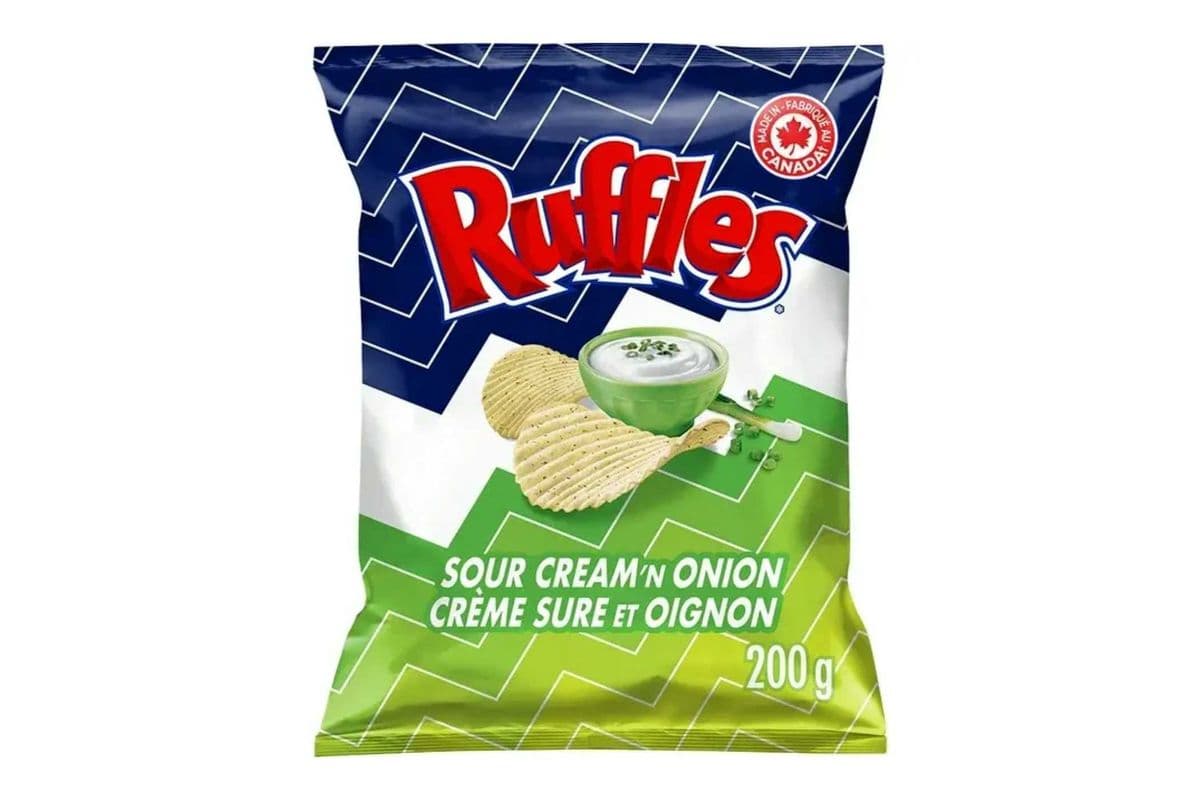 Ruffles Sour Cream and Onion Potato Chips (200 g)