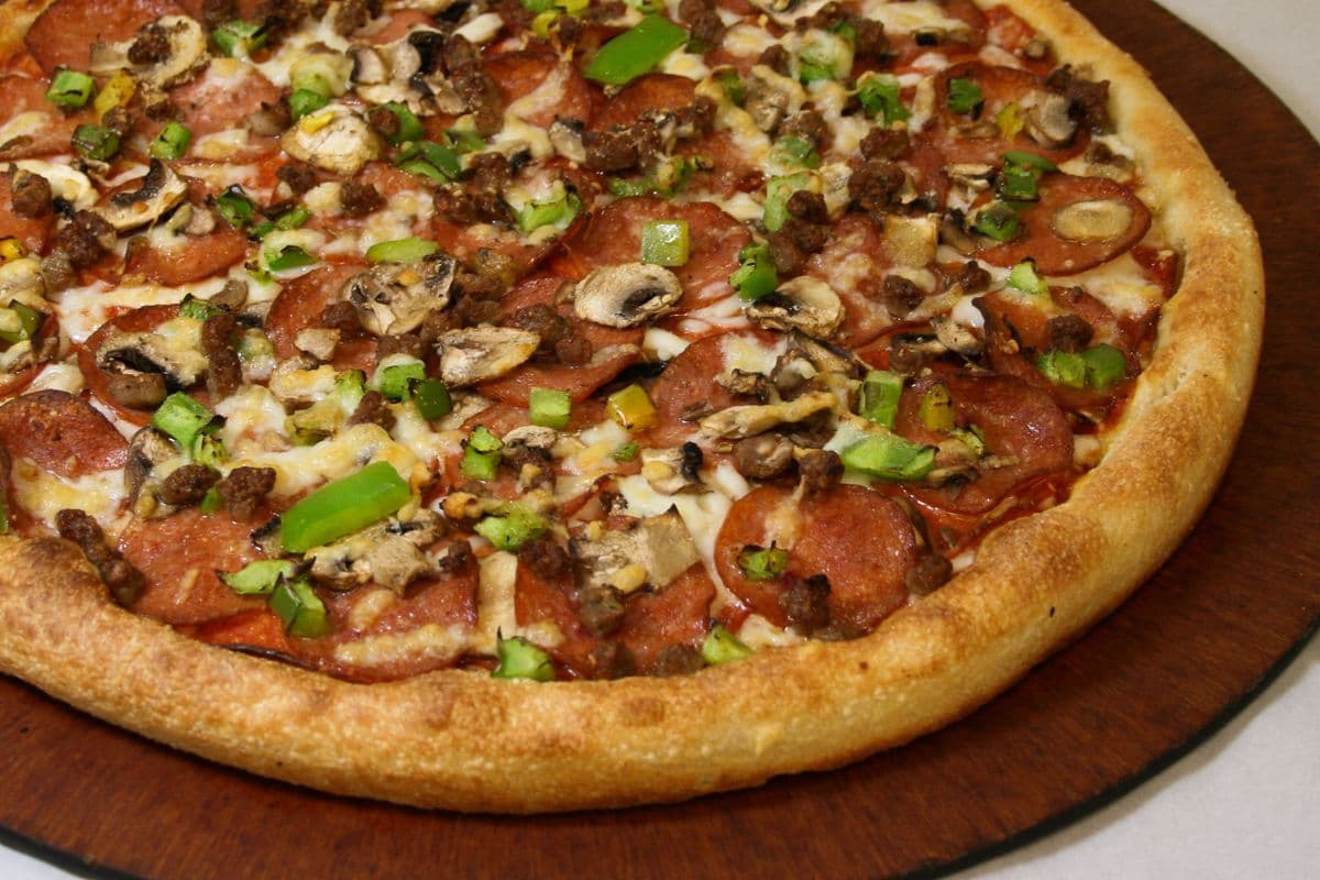 Pepperoni Deluxe Pizza