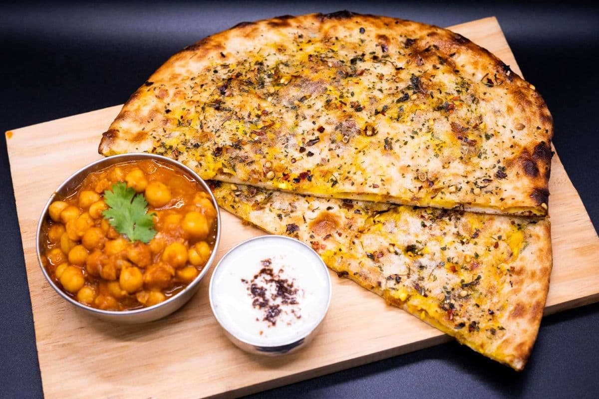 Amritsari Kulcha W Chana