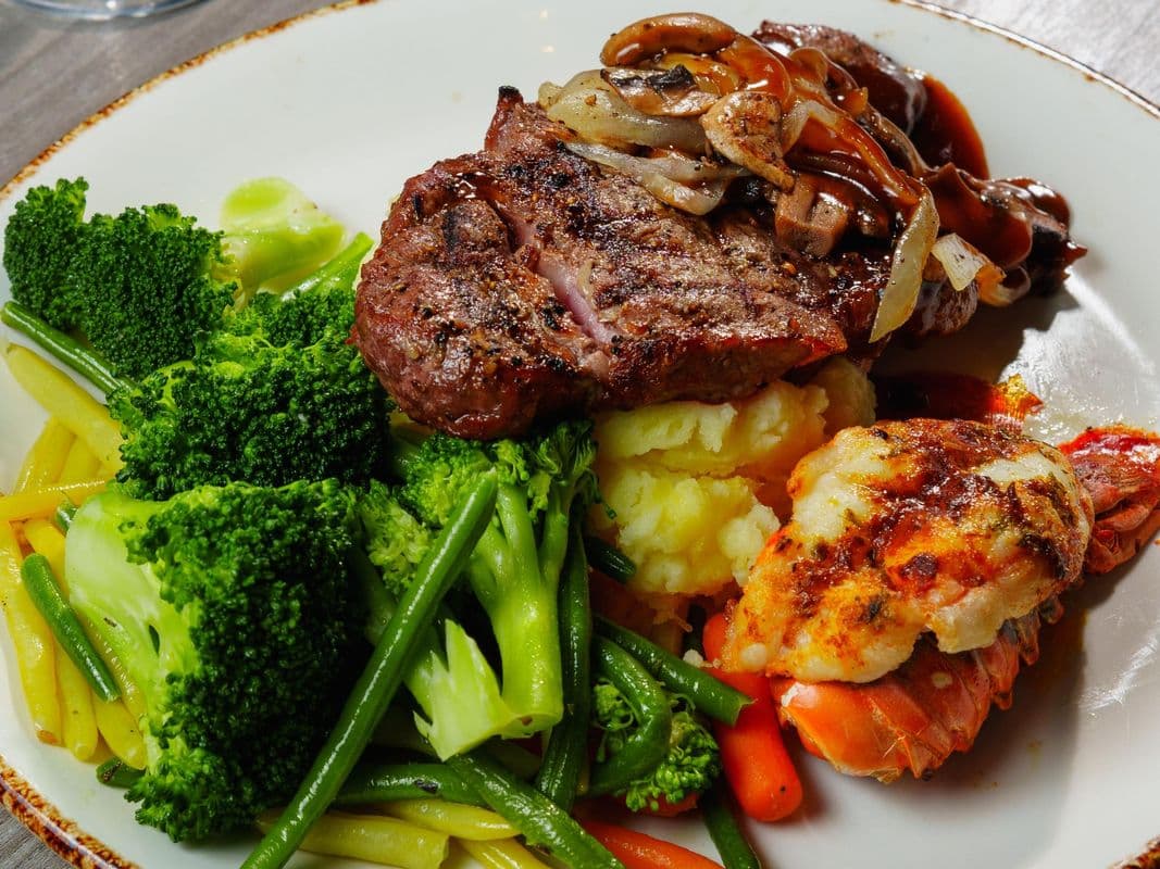 Steak (10 oz) and Lobster