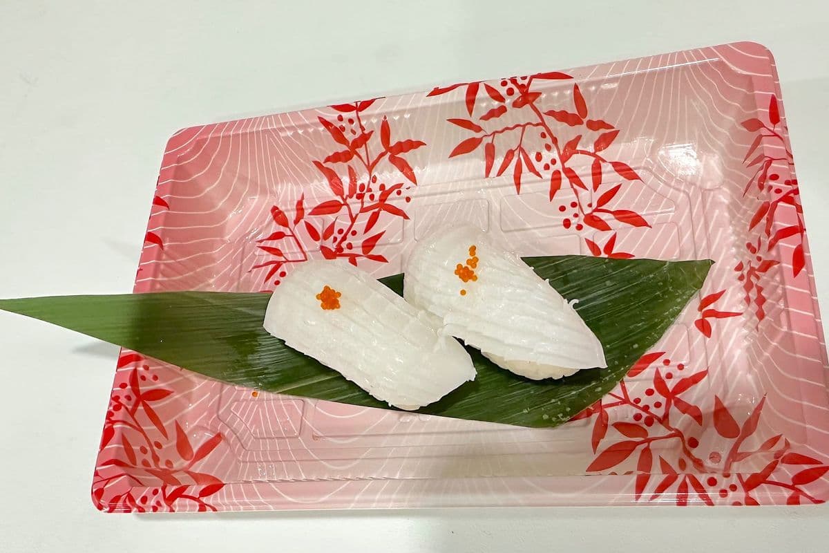 Squid Sushi (2 pcs)
