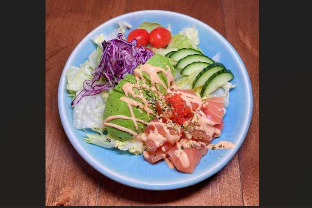 Spicy Salmon Avocado Salad
