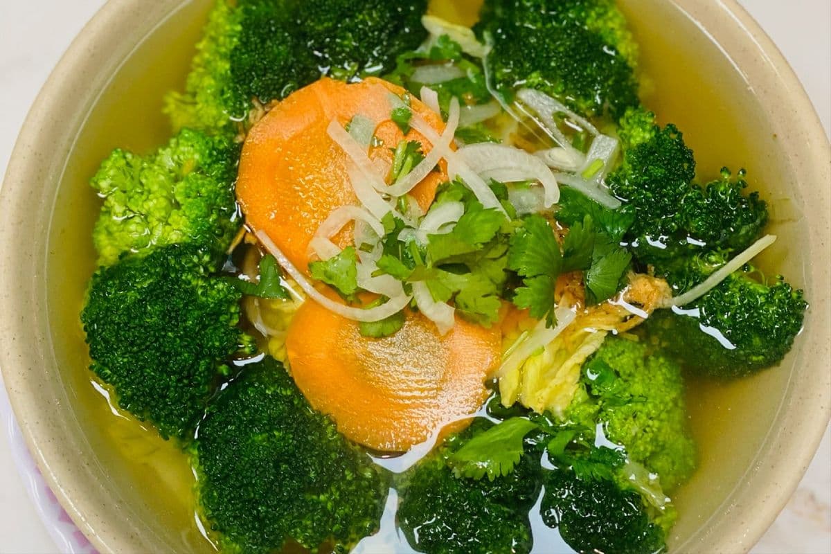 V3. Veggie Rice Noodle Soup / 什菜湯粉 / 채소 쌀국수